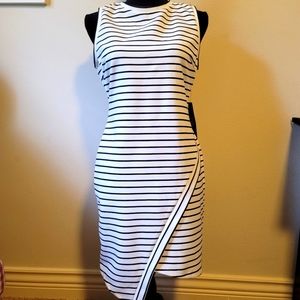 NEW! Classic ladies sleevless dress Size Medium